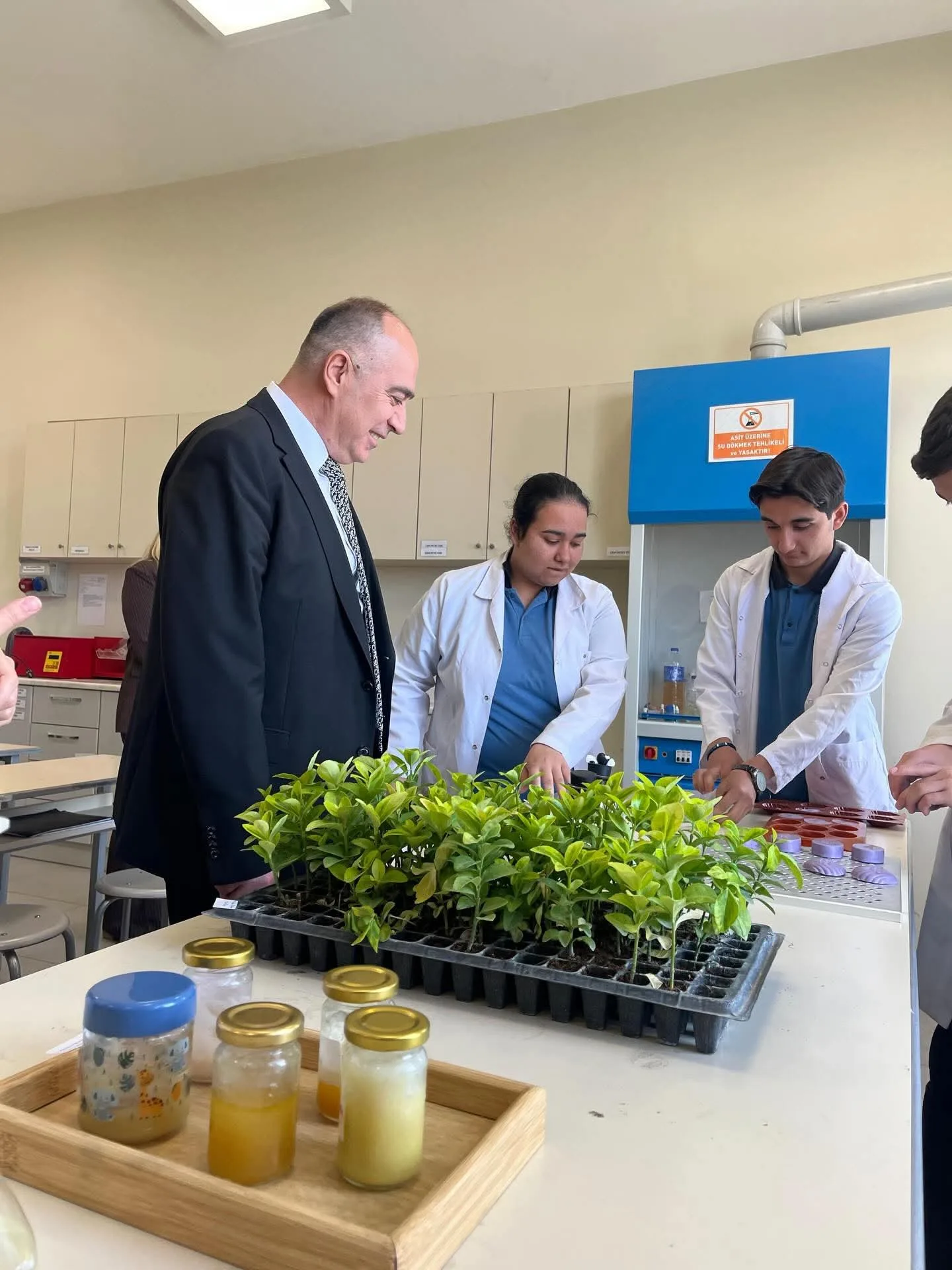 Kaymakam Ümit Altay'dan Yenişehir'deki okullara ziyaret