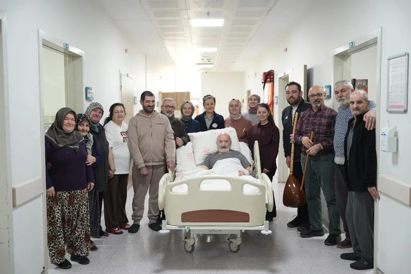 Yenişehir'de hastalara moral konseri
