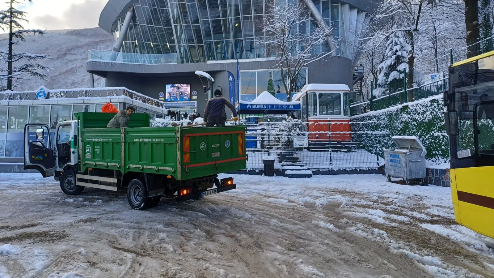 Bursa Büyükşehir'de kış mesaisi sürüyor