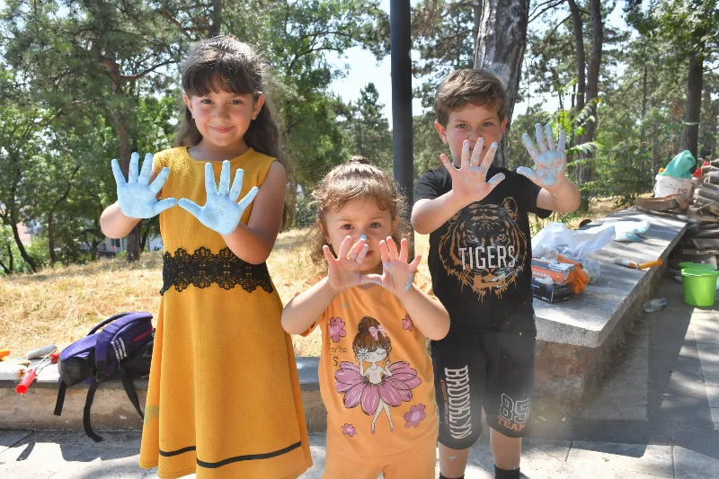 Minik ellerden Babasultan Parkı'na renkli dokunuş